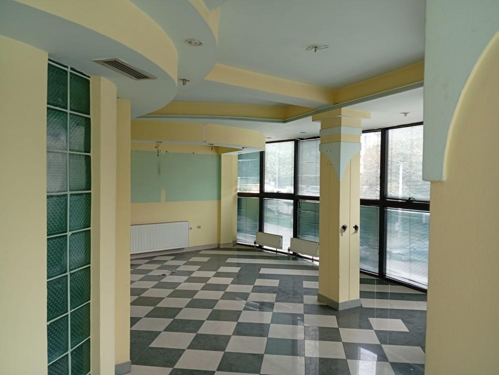 Slika 1 - Strogi centar grada,  Lokal za izdavanje, 450m2, 4.500€